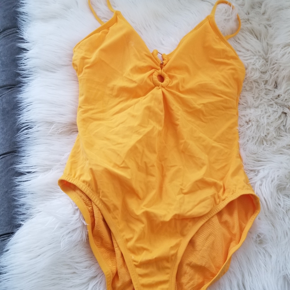 One piece swim suit